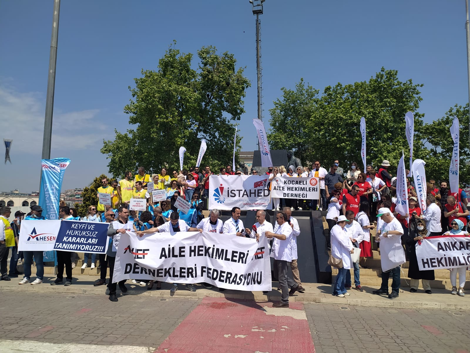 Aile hekimleri Kadıköy'den seslendi: 